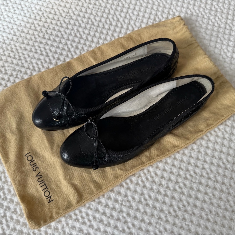 Louis Vuitton Black Leather Flat Ballerinas